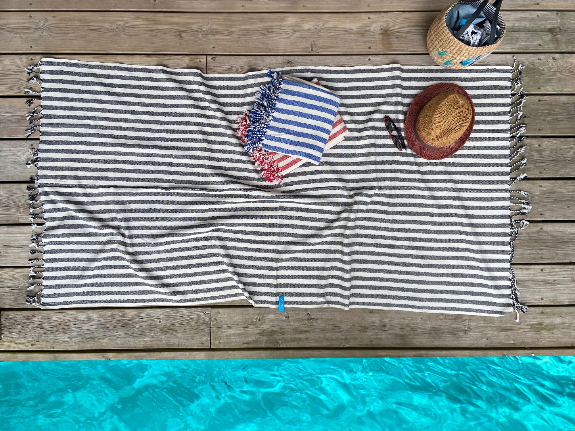 STRIPED Beach Towels and Carrier Strap