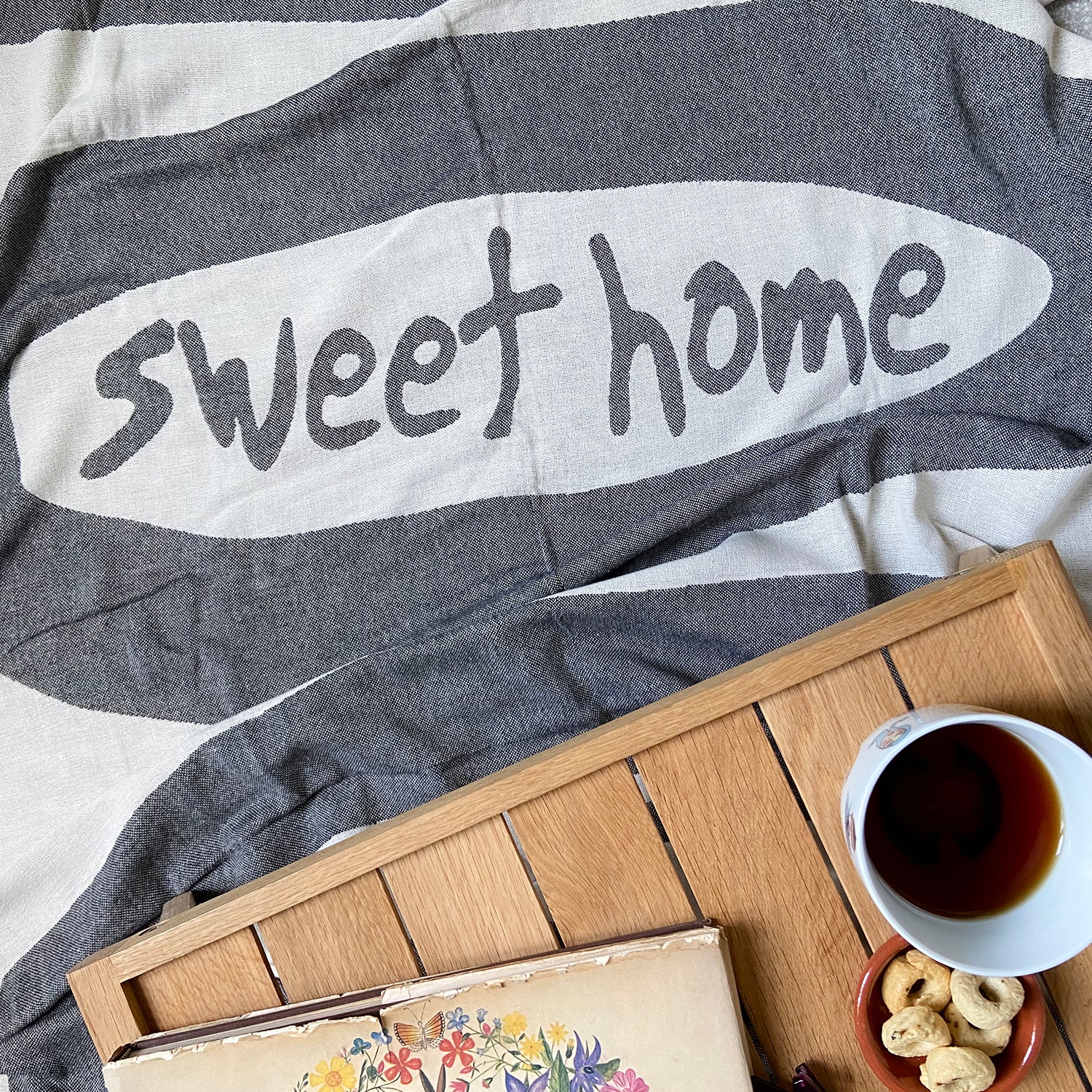 HOME SWEET HOME Throw & Towel